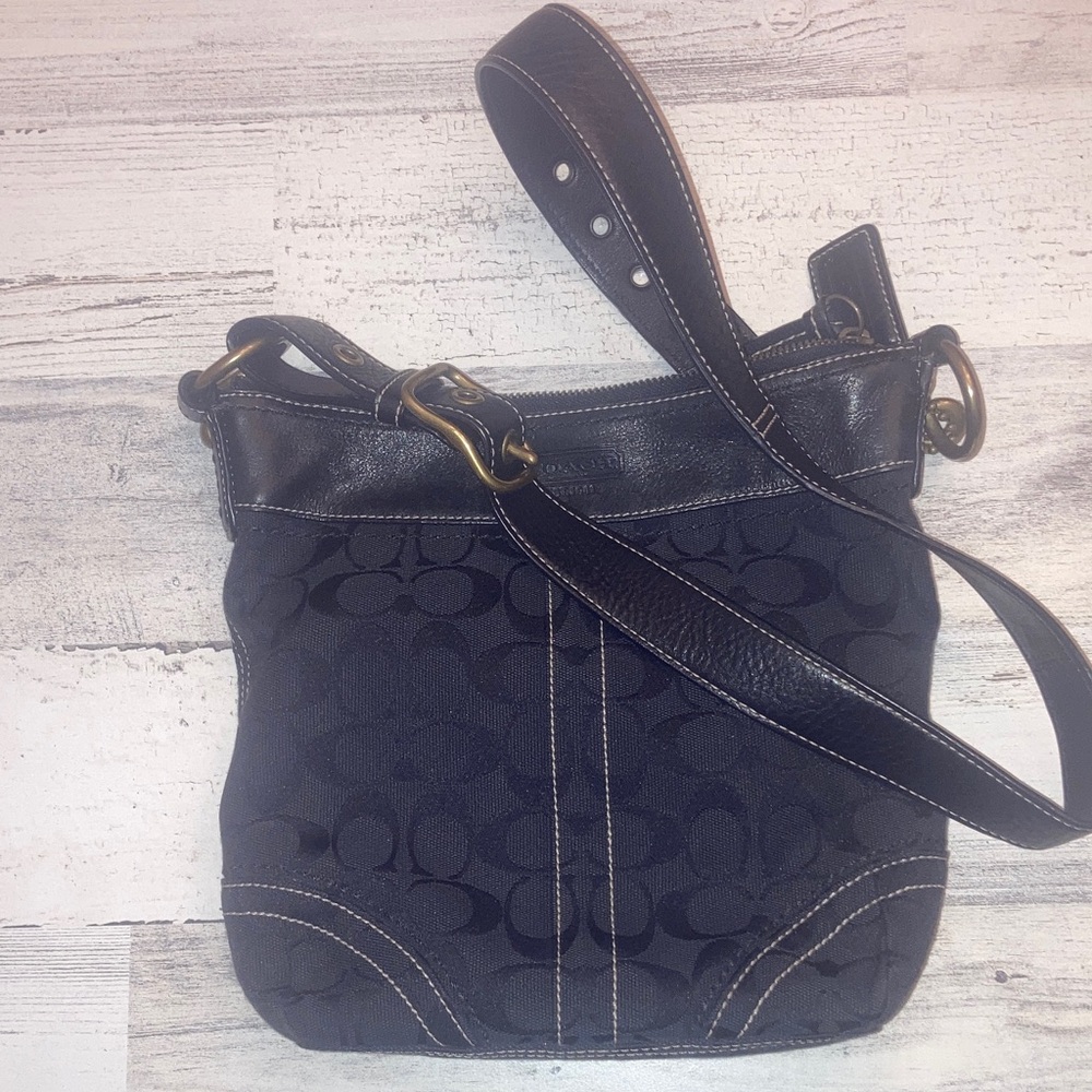 Authentic 2006 Coach Legacy HOBO Signature Canvas & Genuine Leather shoulder bag